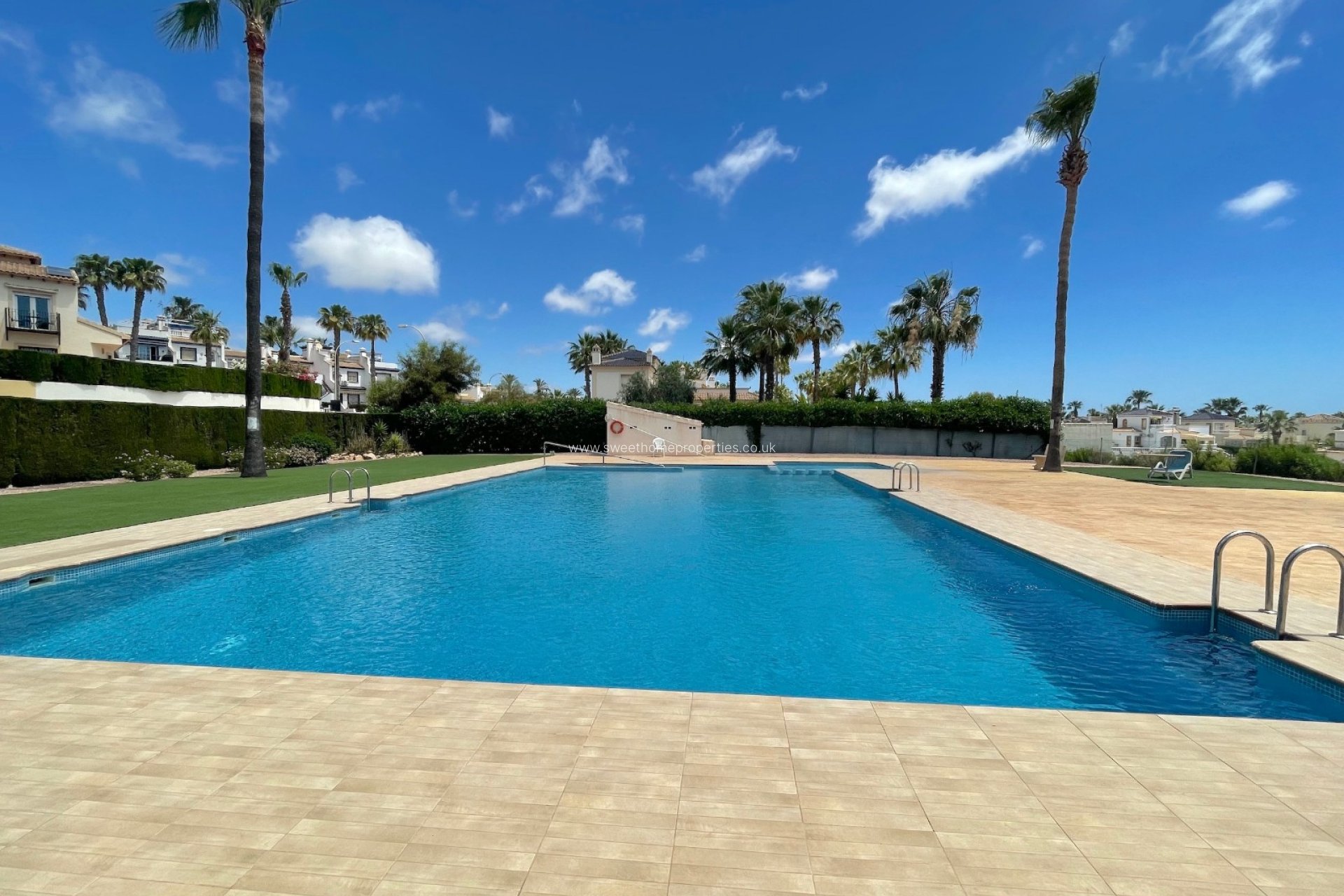 Resale - Villa - Villamartin