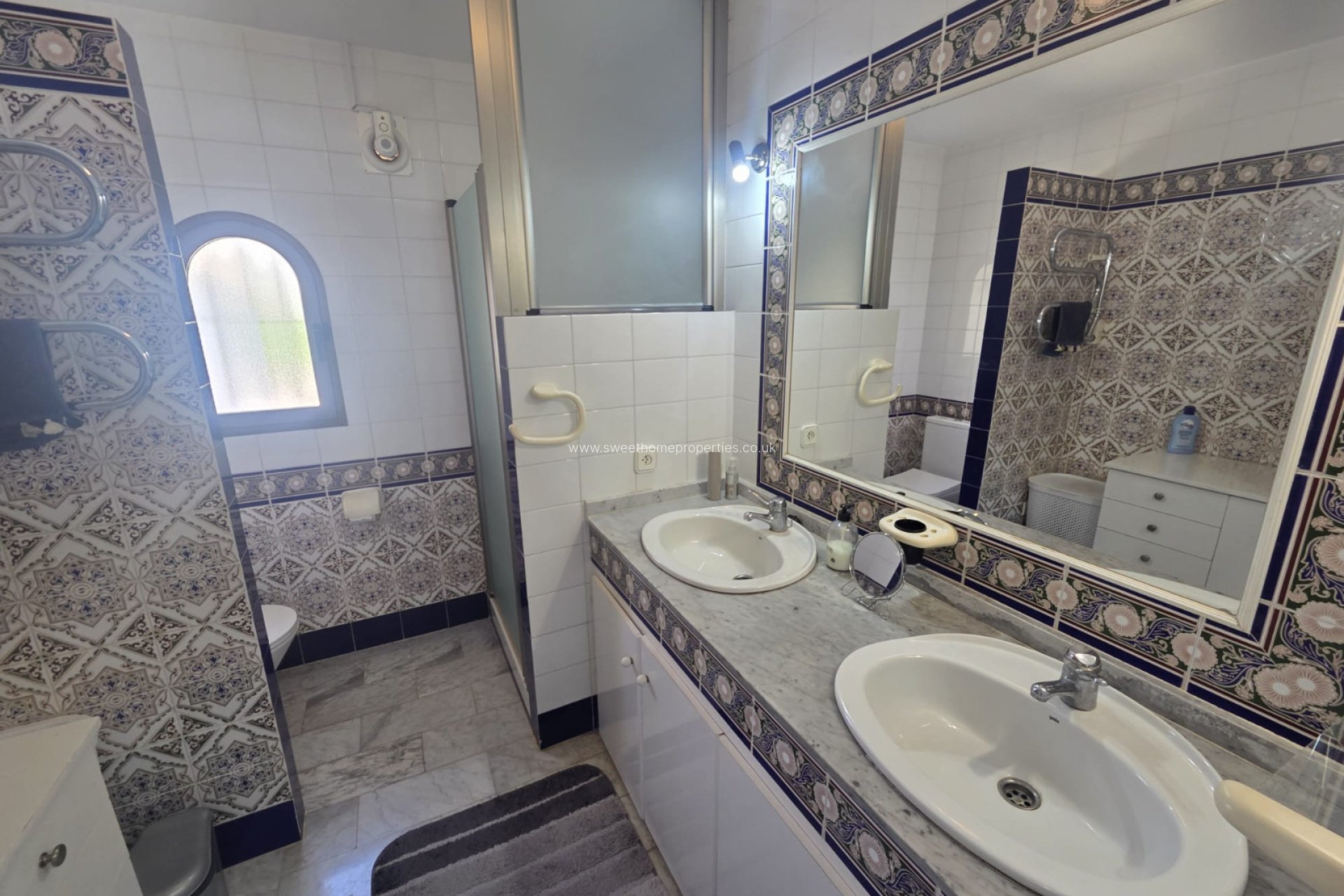 Resale - Villa - Villamartin