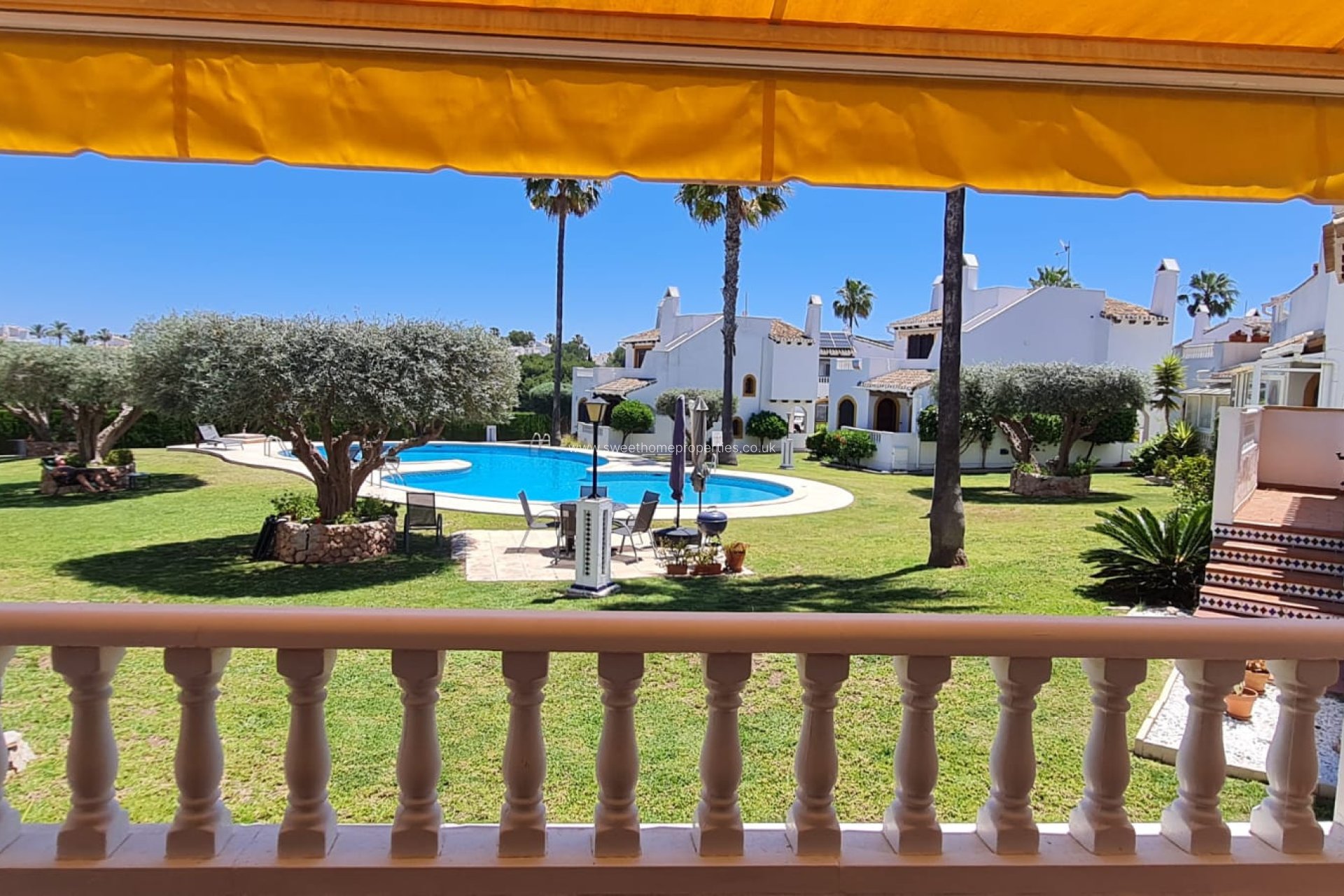 Resale - Villa - Villamartin