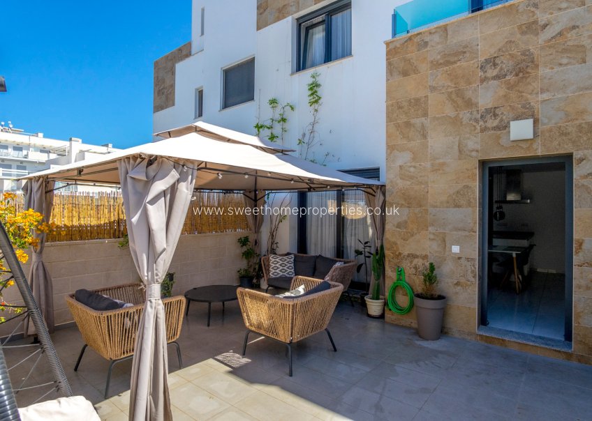 Resale - Villa - Villamartin