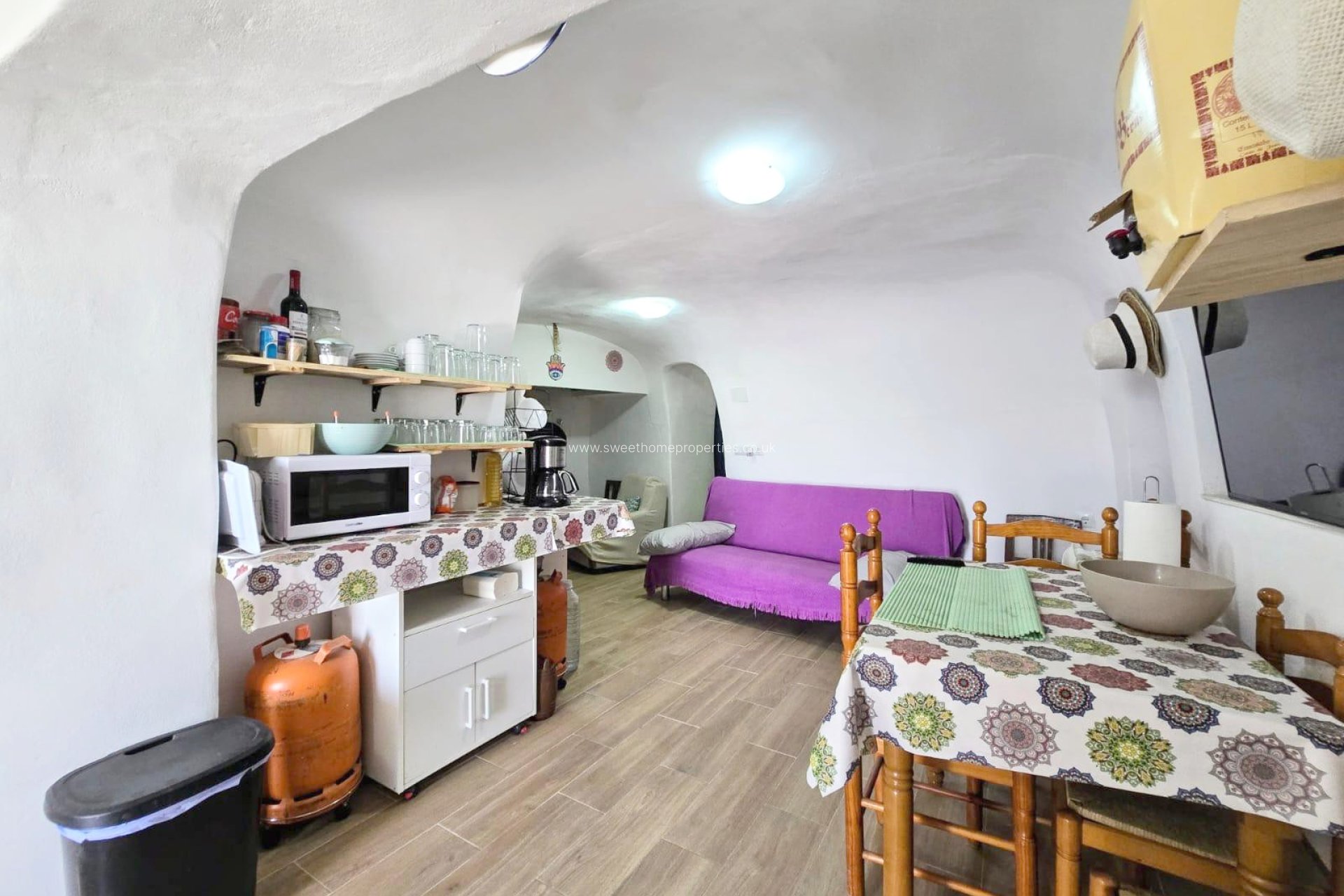 Reventa - Casa cueva - La Romana - LA ROMANA