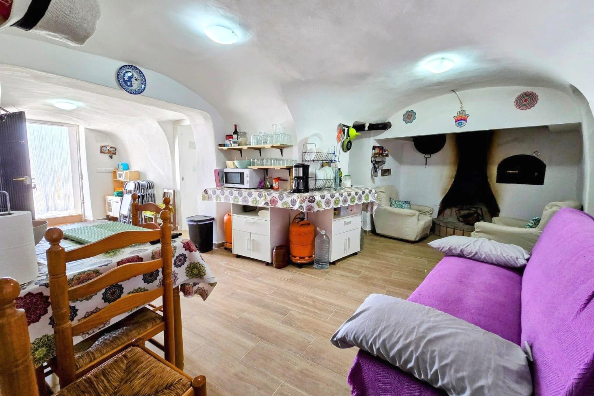 Reventa - Casa cueva - La Romana - LA ROMANA