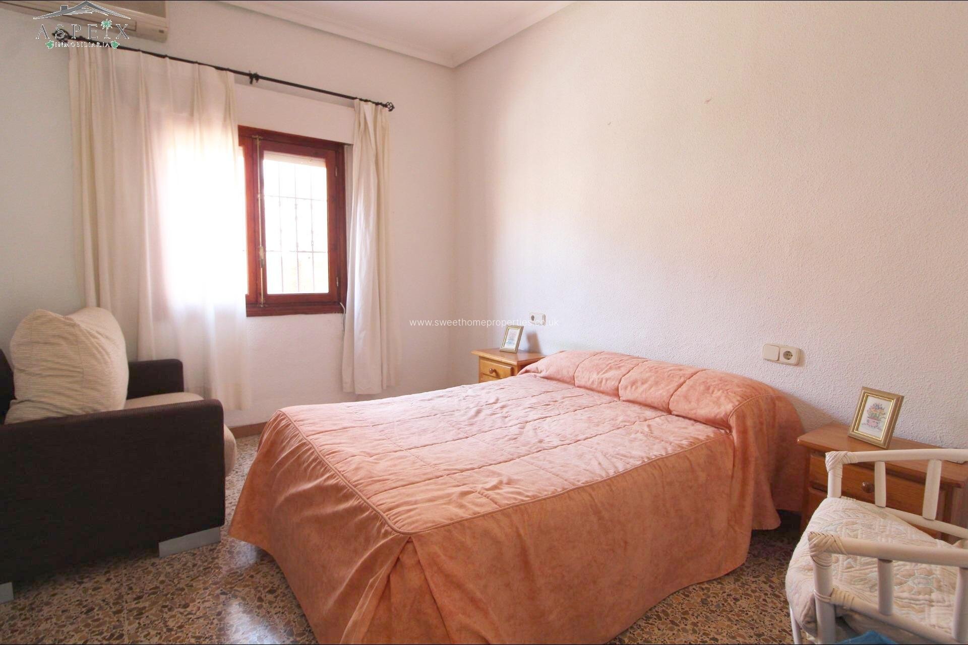 Reventa - Casa de campo - Elche - Salades