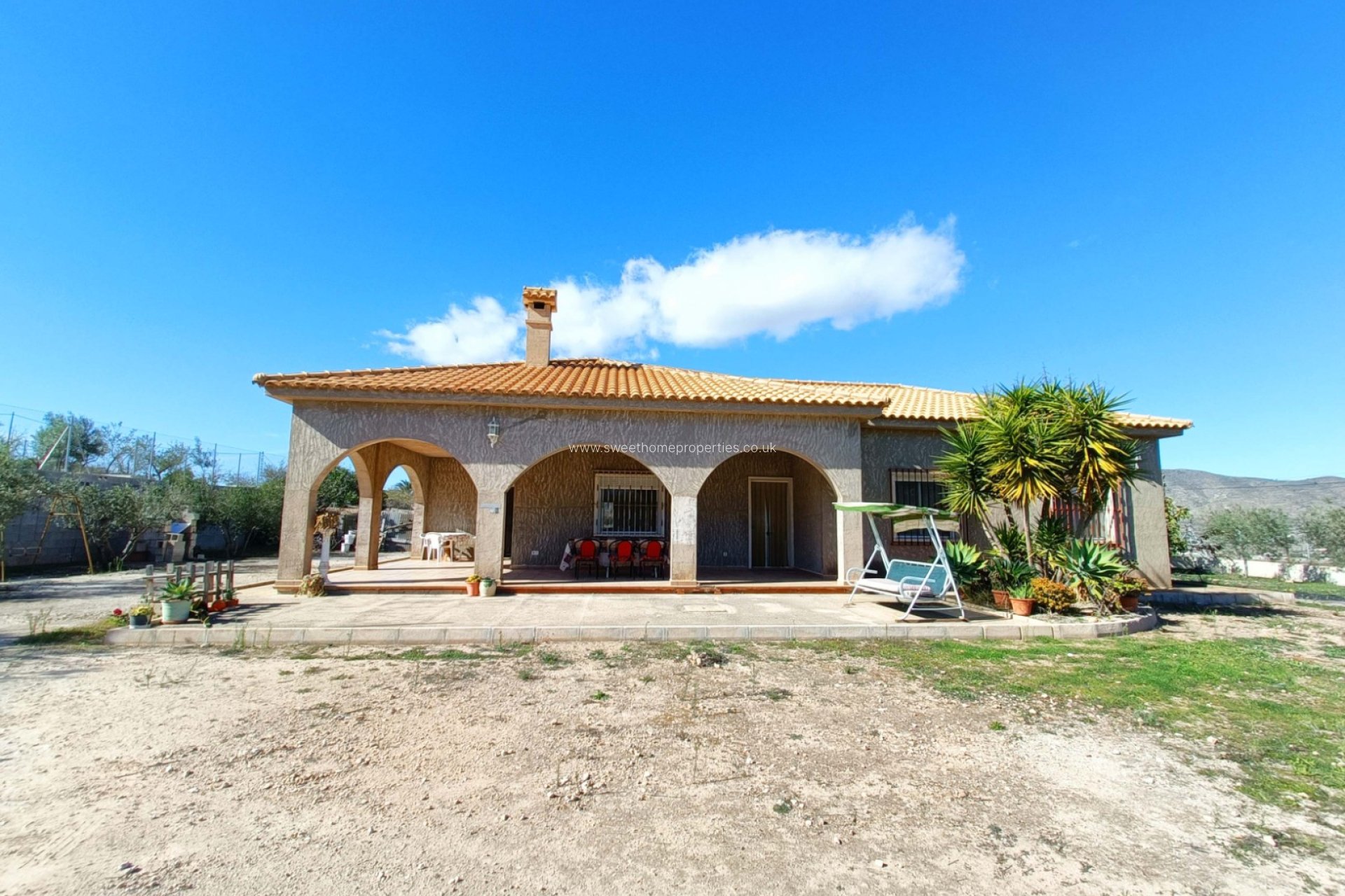Reventa - Casa de campo - Hondon De Los Frailes