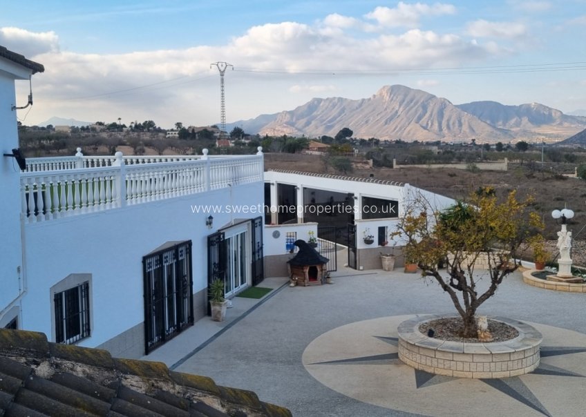 Reventa - Casa de campo - Hondon De Los Frailes