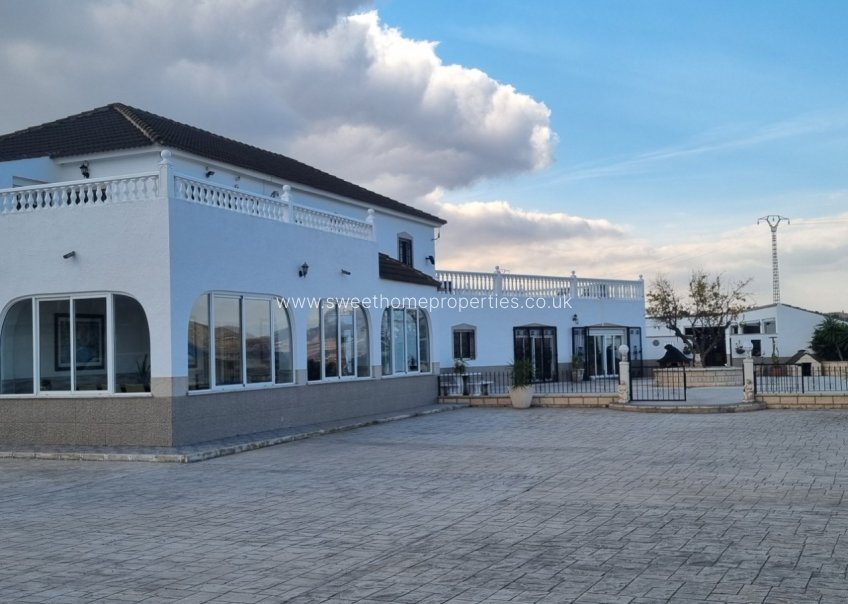 Reventa - Casa de campo - Hondon De Los Frailes
