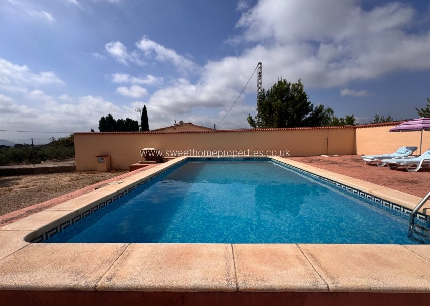 Reventa - Casa de campo - Monovar