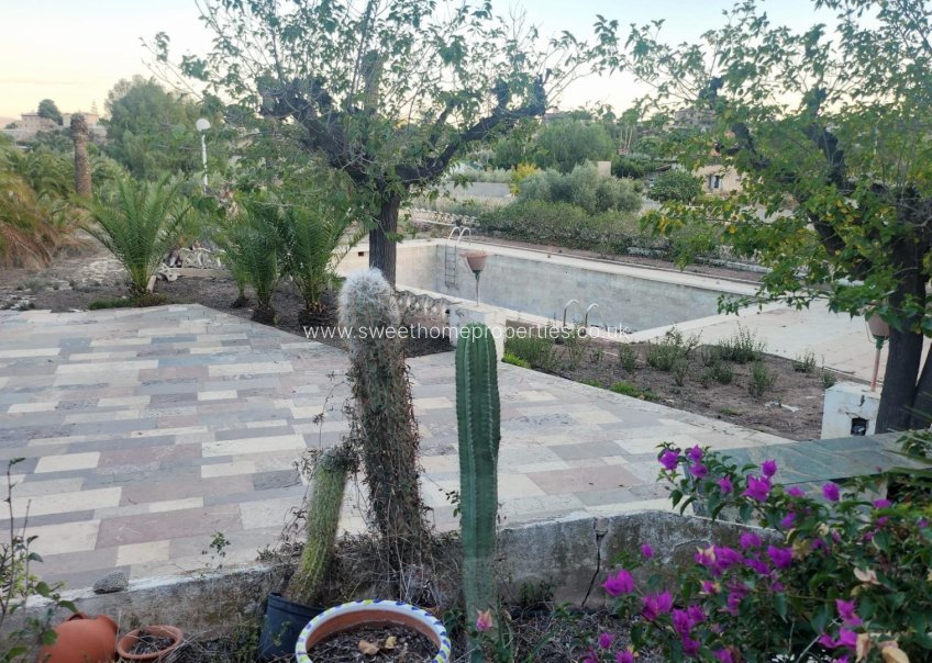 Reventa - Casa de campo - Novelda - CUCUCH