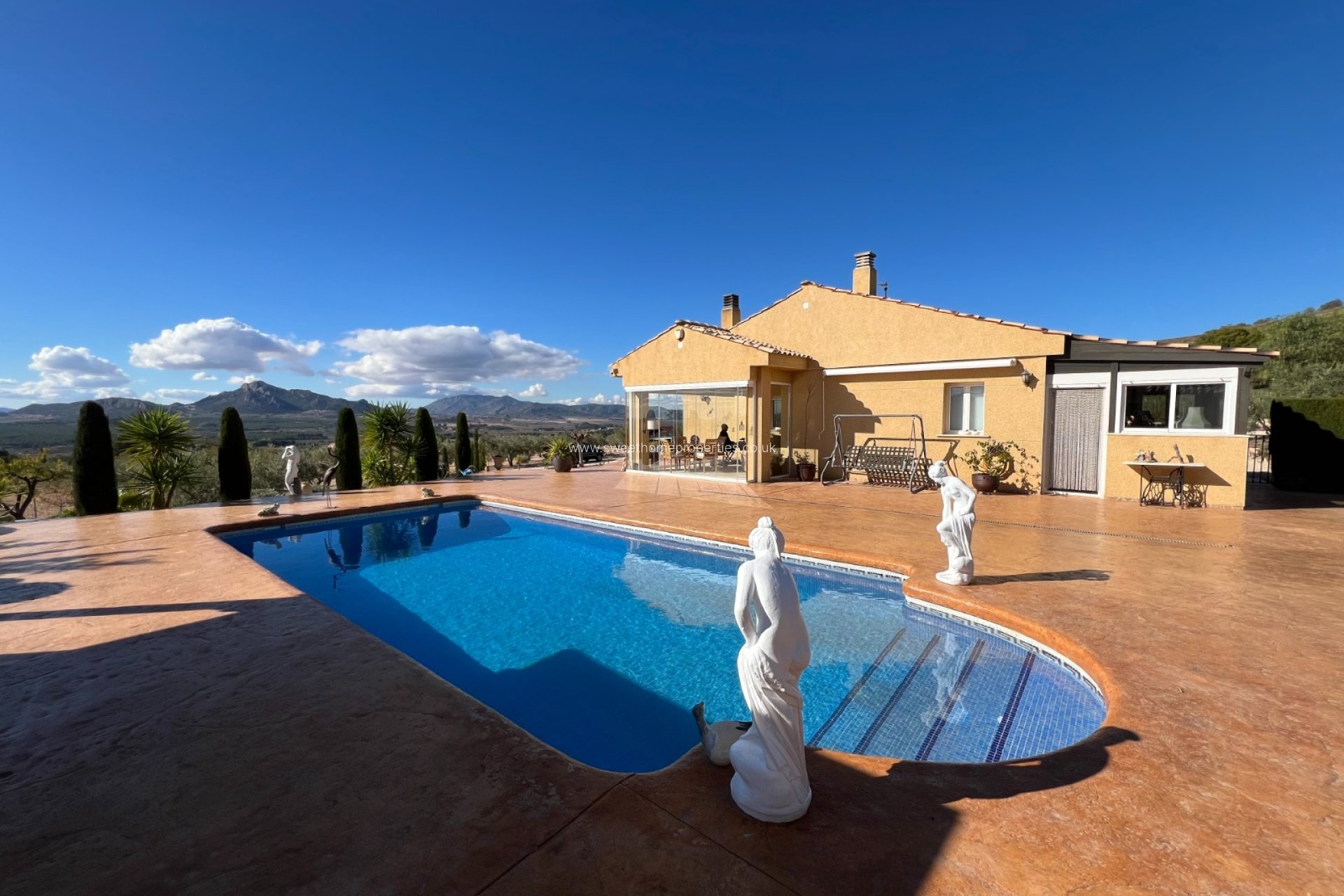 Reventa - Casa de campo - Sax