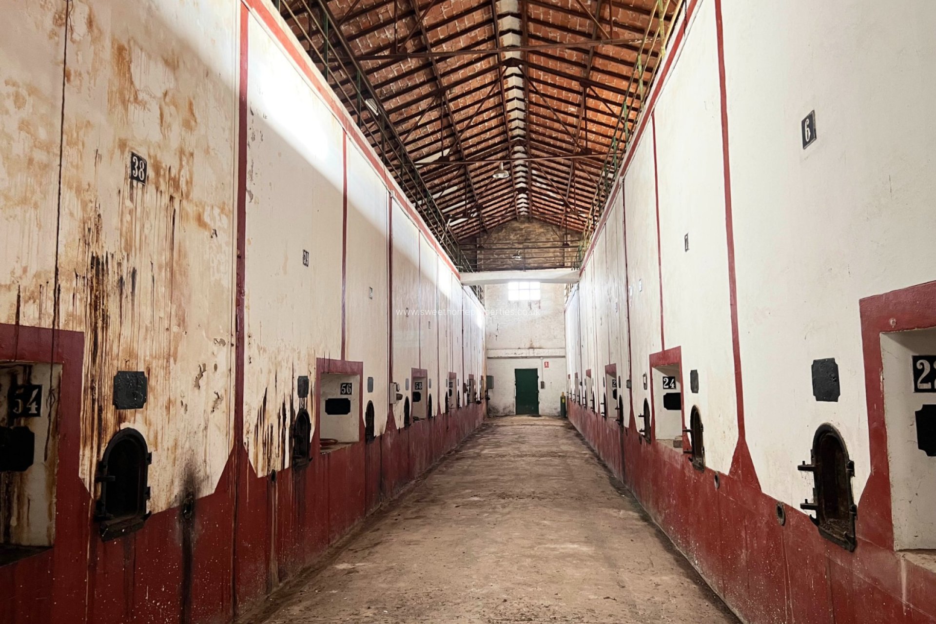 Reventa - Commercial - Hondon De Los Frailes