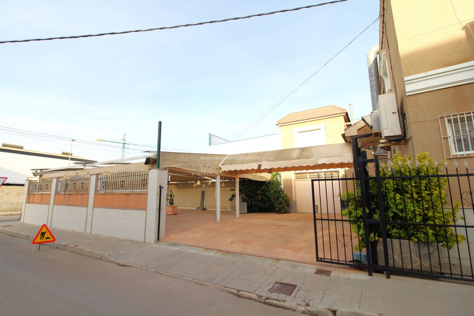 Reventa - Commercial - Jacarilla