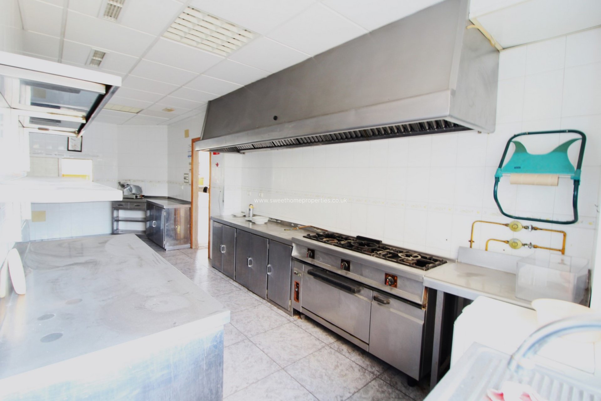 Reventa - Commercial - Jacarilla