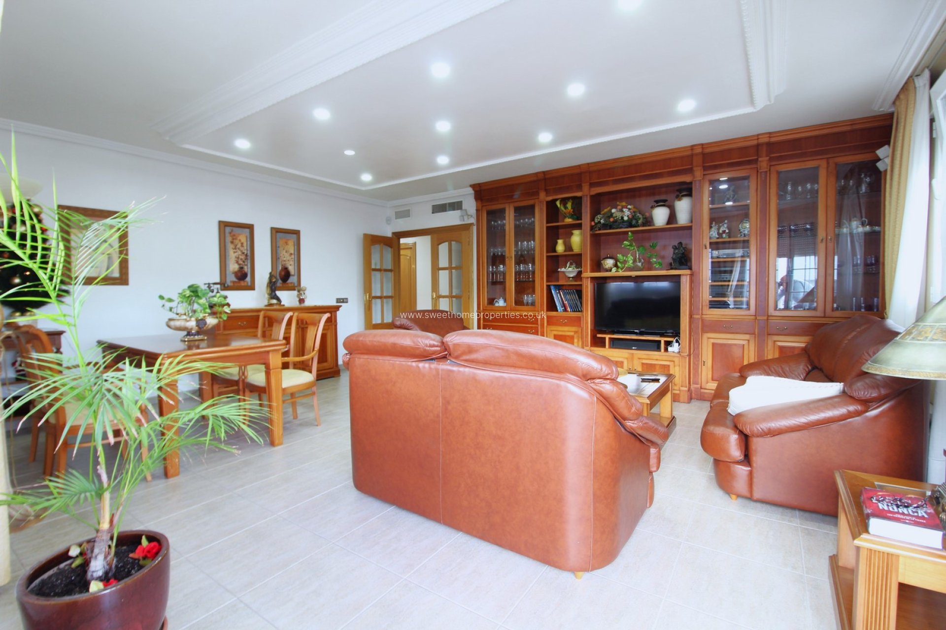 Reventa - Commercial - Jacarilla