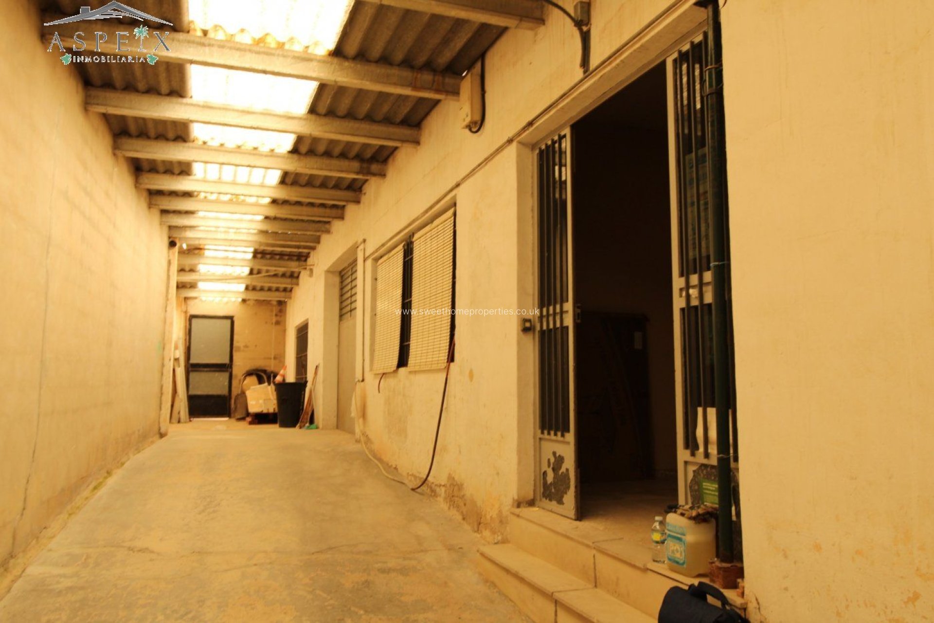 Reventa - Commercial - Monovar - OTRAS