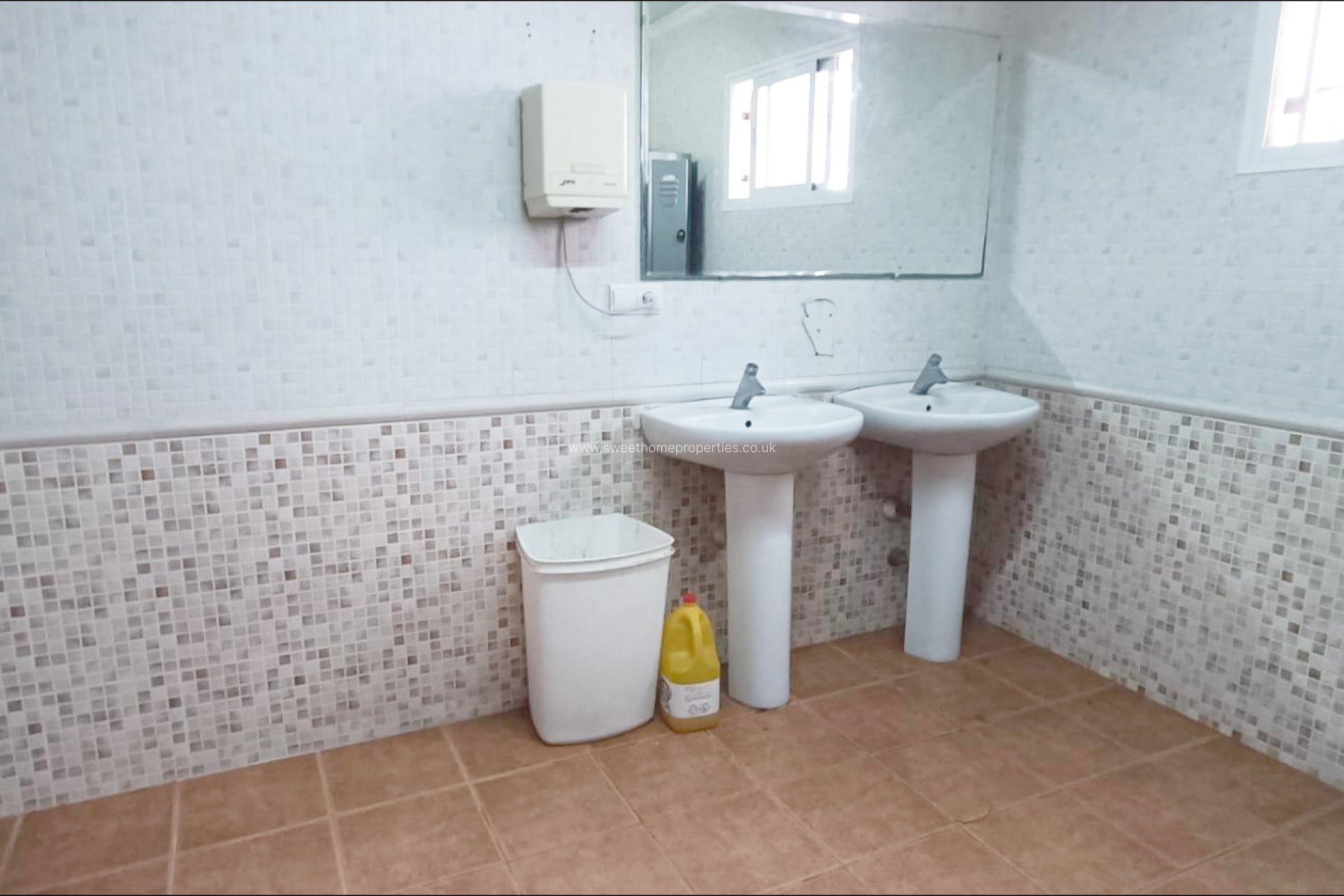 Reventa - Commercial - Monovar - Pastoret