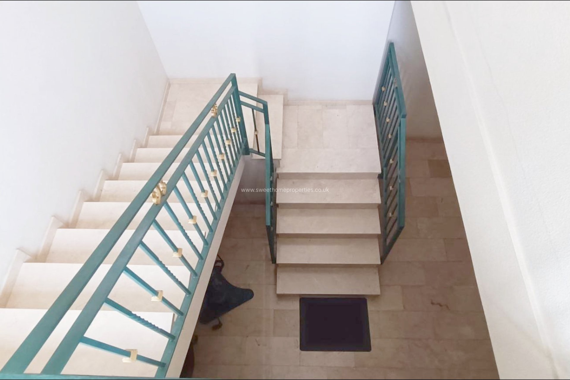 Reventa - Commercial - Monovar - Pastoret