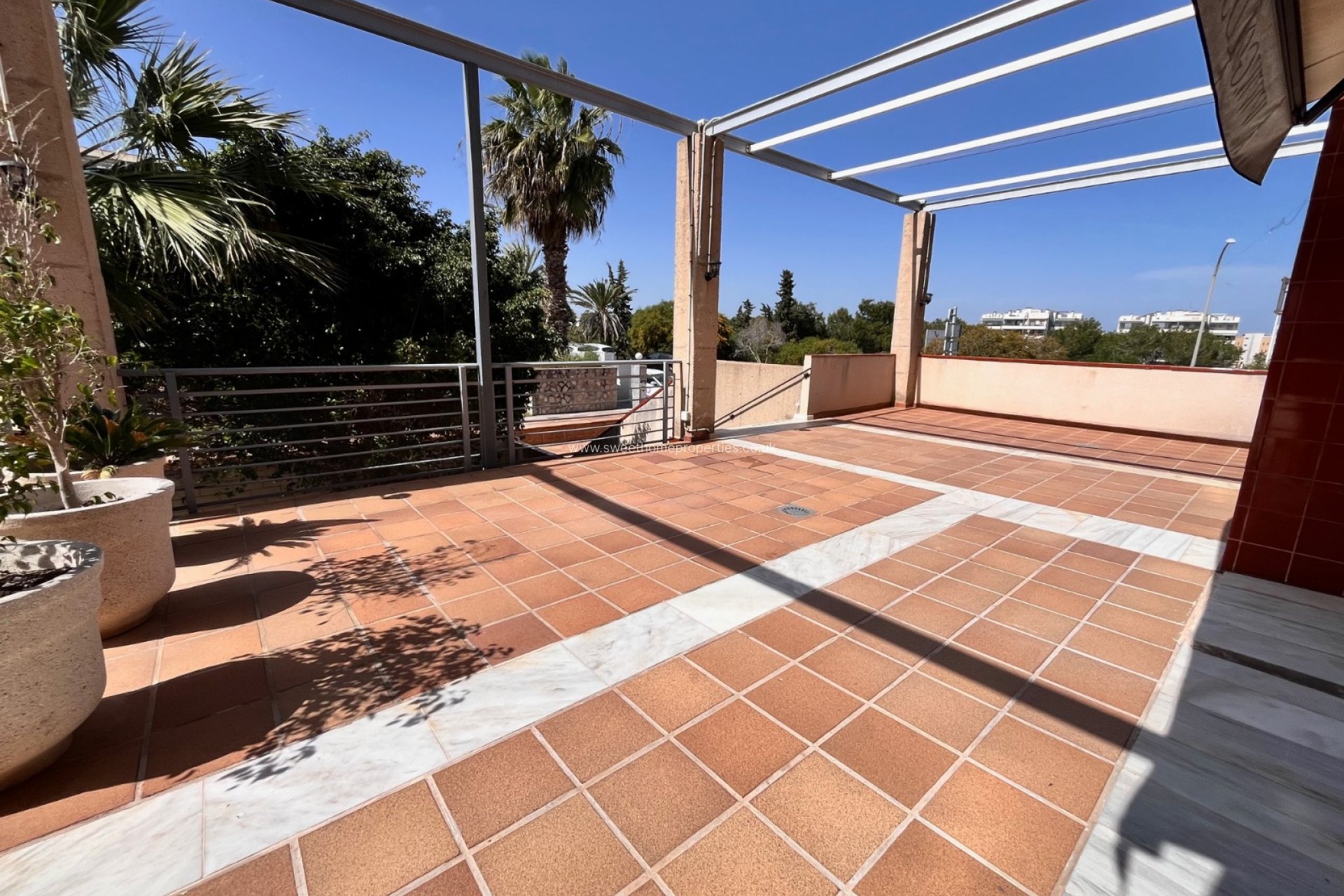Reventa - Commercial - Villamartin
