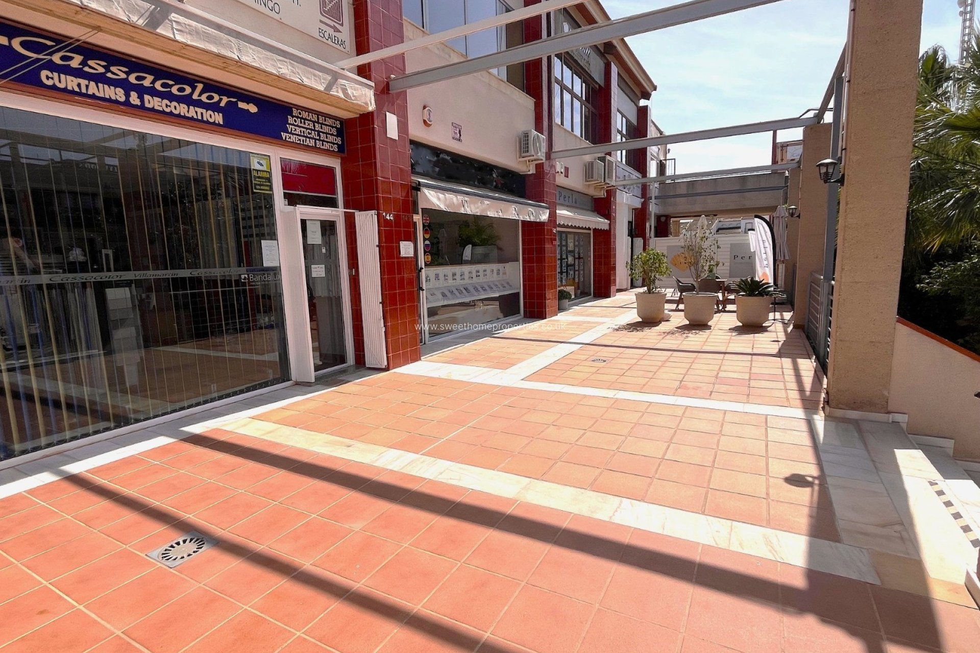 Reventa - Commercial - Villamartin