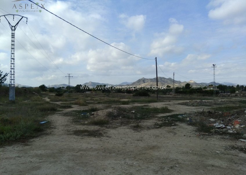 Reventa - Plot - Aspe - Pueblo