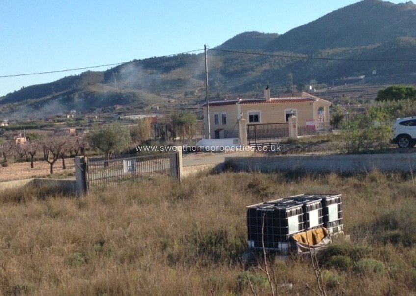 Reventa - Plot - Hondon De Los Frailes