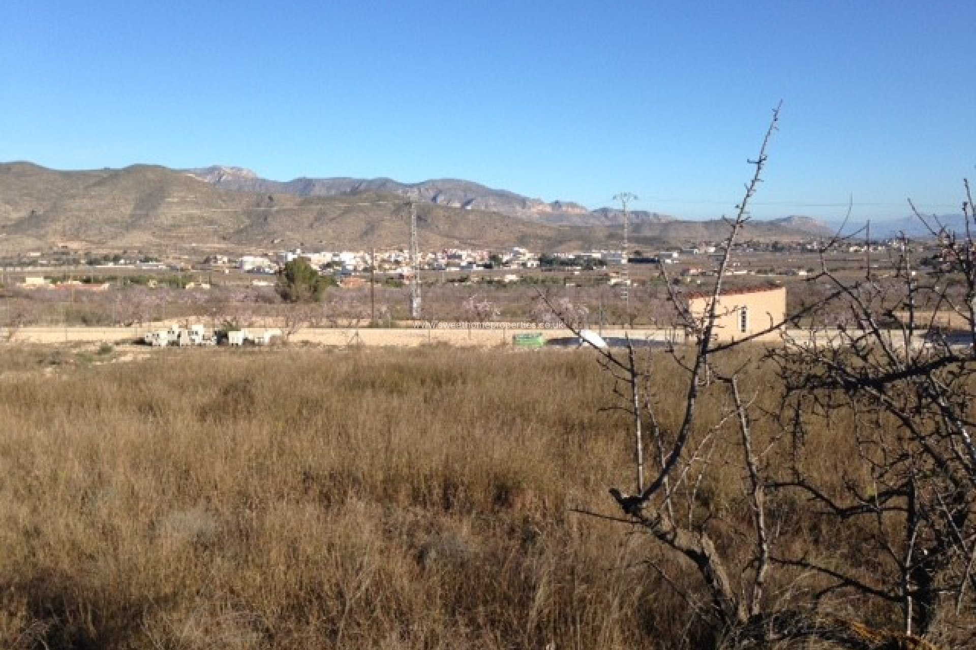 Reventa - Plot - Hondon De Los Frailes