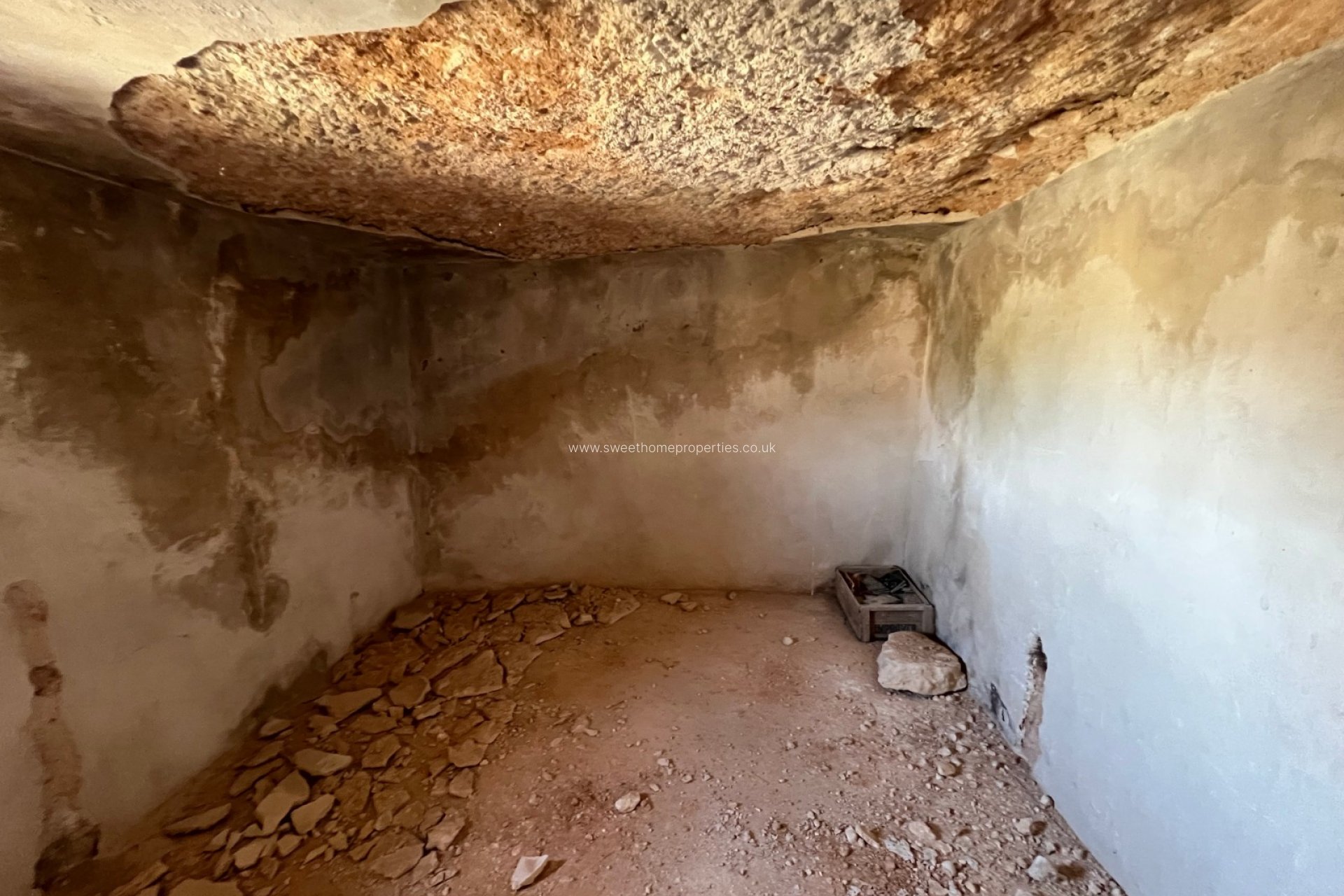 Reventa - Plot - Hondon De Los Frailes