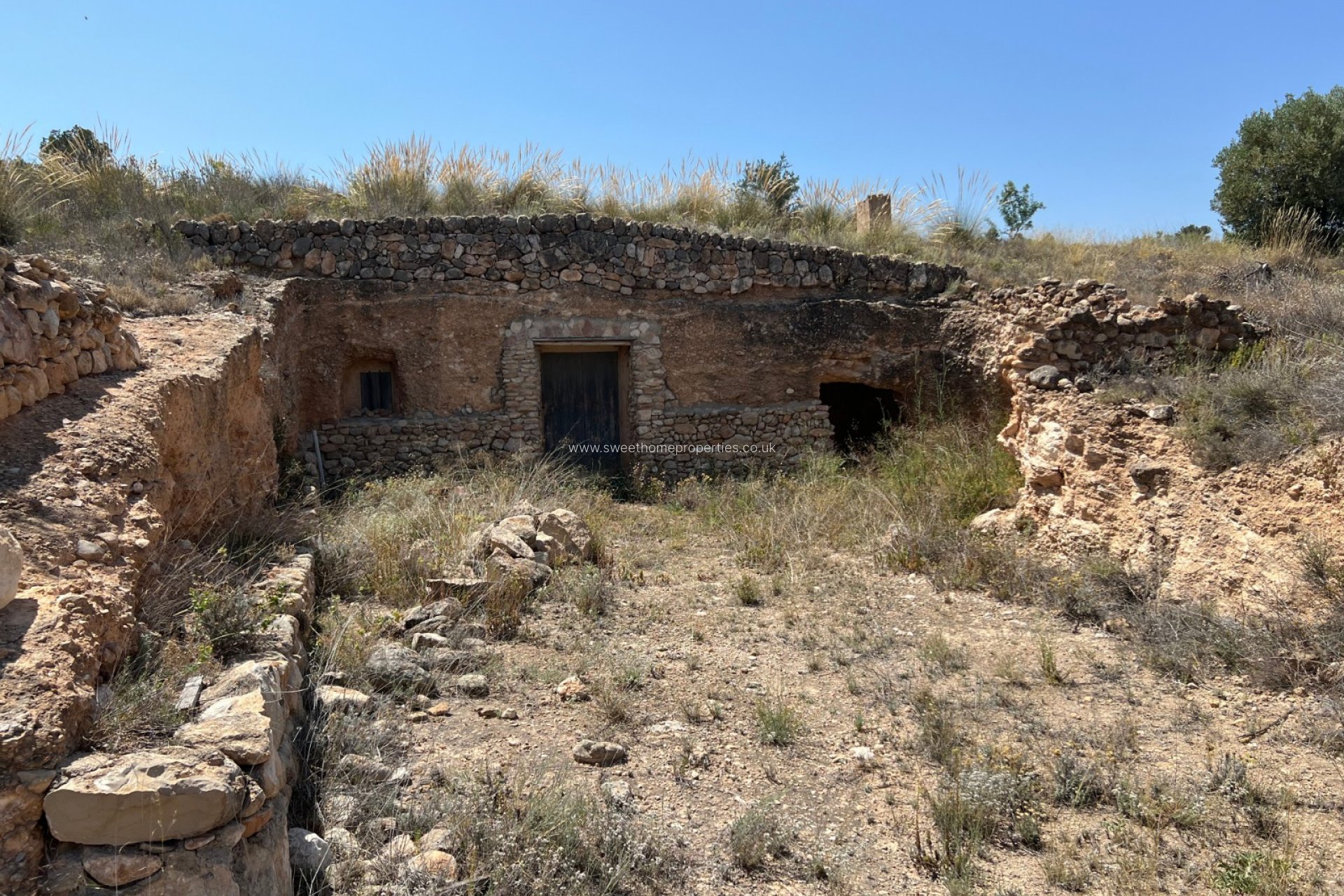 Reventa - Plot - Hondon De Los Frailes