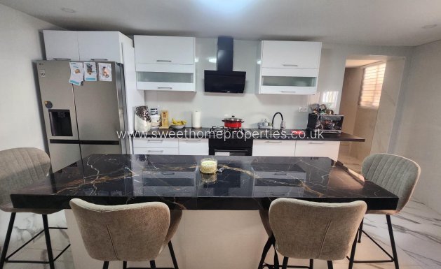 Town house - Herverkoop - Monovar -
                Casco antiguo