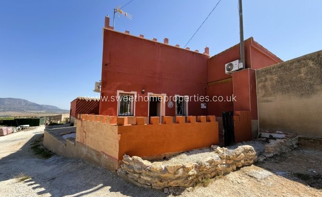 Town house - Herverkoop - Pinoso -
                Pinoso