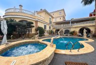 Villa - Herverkoop -
                Monforte Del Cid - ME-28549
