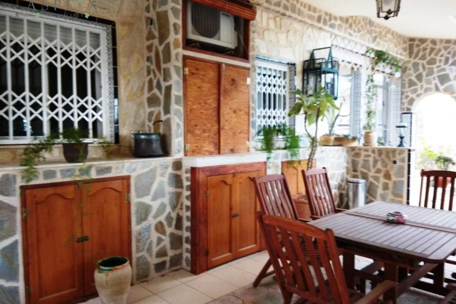 Re-sale - Villa - La Romana - ALCANÁ
