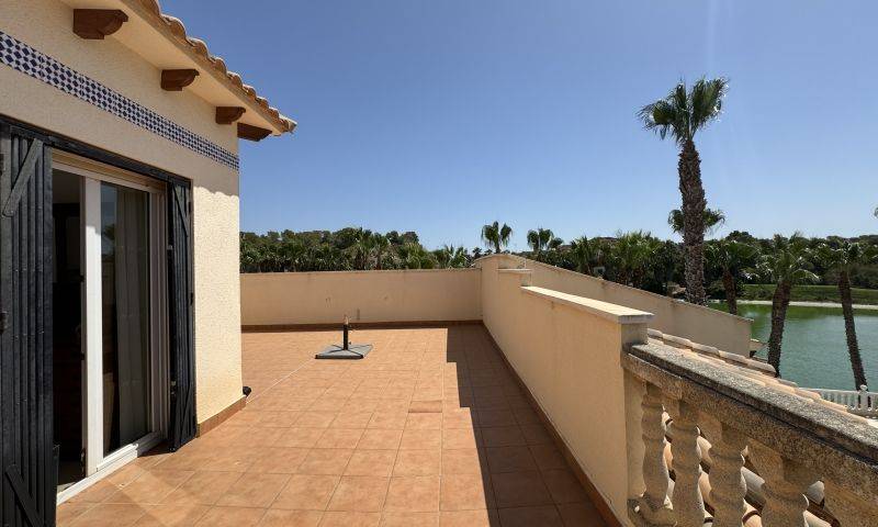 Re-sale - Villa - Villamartin