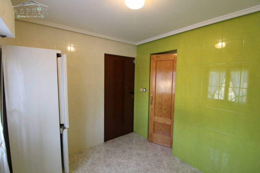 Re-sale - Country house - Monforte Del Cid