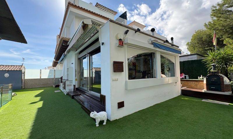 Re-sale - Villa - Villamartin