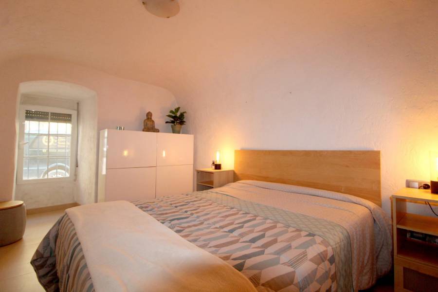 Re-sale - Cave house - Hondon De Las Nieves