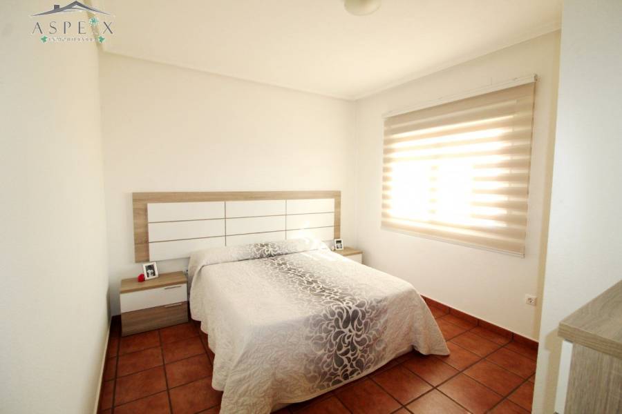 Re-sale - Villa - Elche