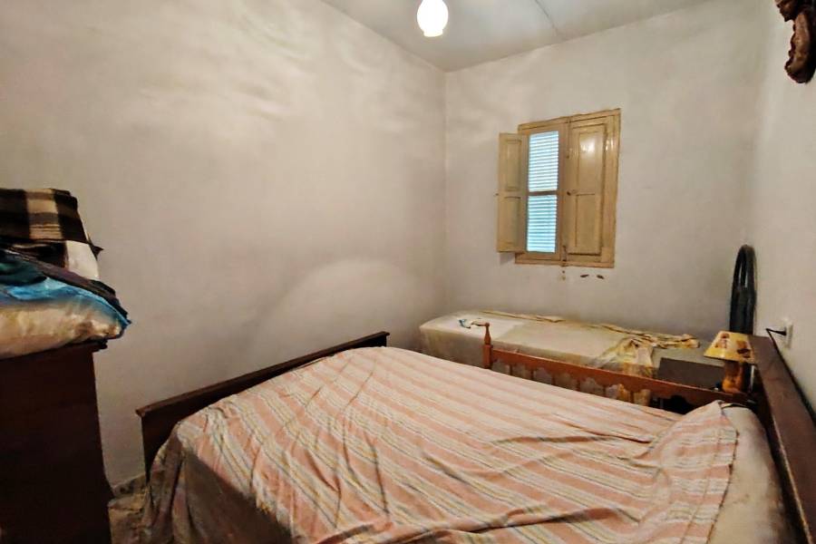 Re-sale - Country house - Novelda