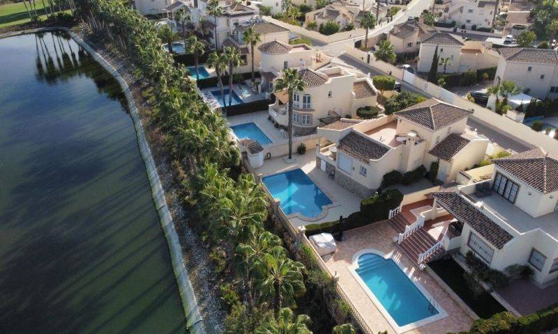 Re-sale - Villa - Villamartin