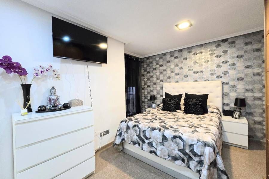 Re-sale - Flat - Elche