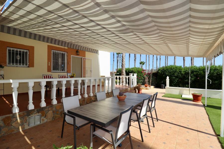 Re-sale - Country house - Orihuela