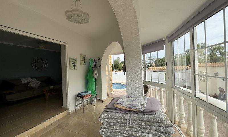 Re-sale - Villa - Playa Flamenca - Alicante