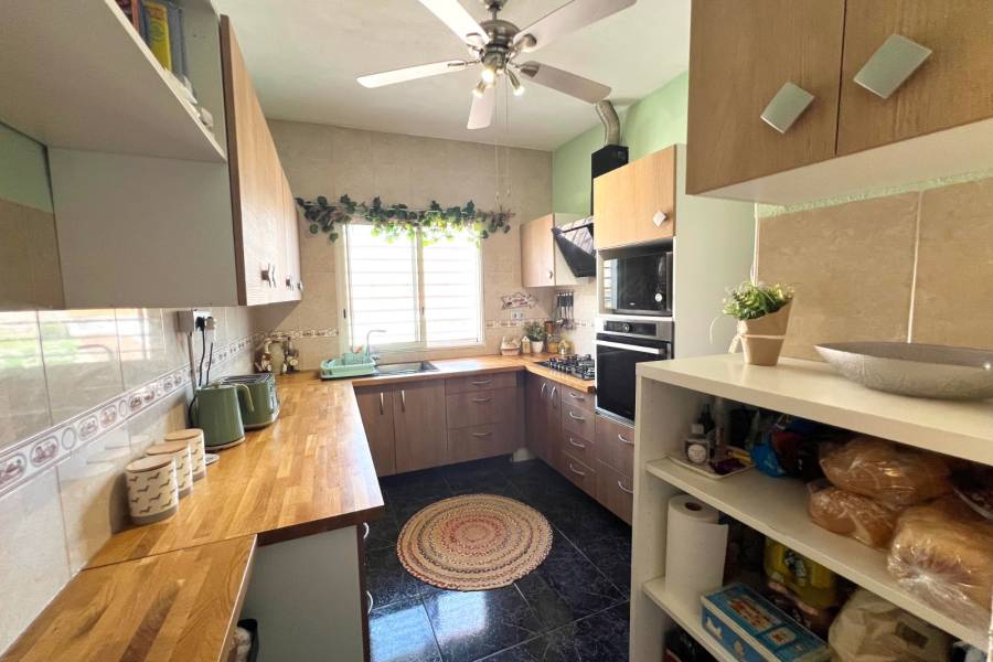 Re-sale - Country house - Hondon De Los Frailes