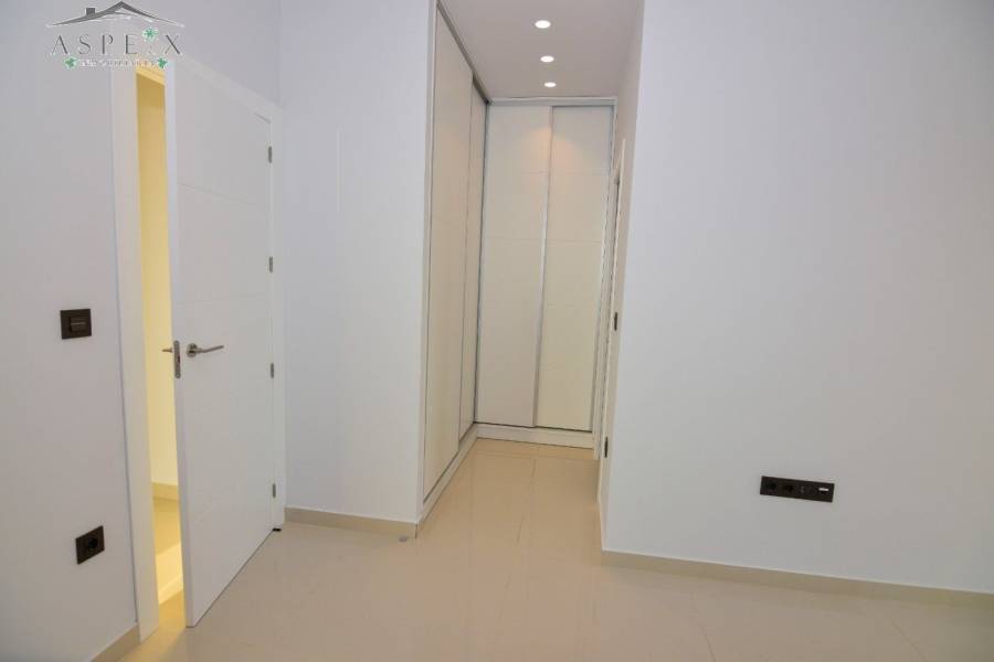 Re-sale - Villa - La Marina - El pinet