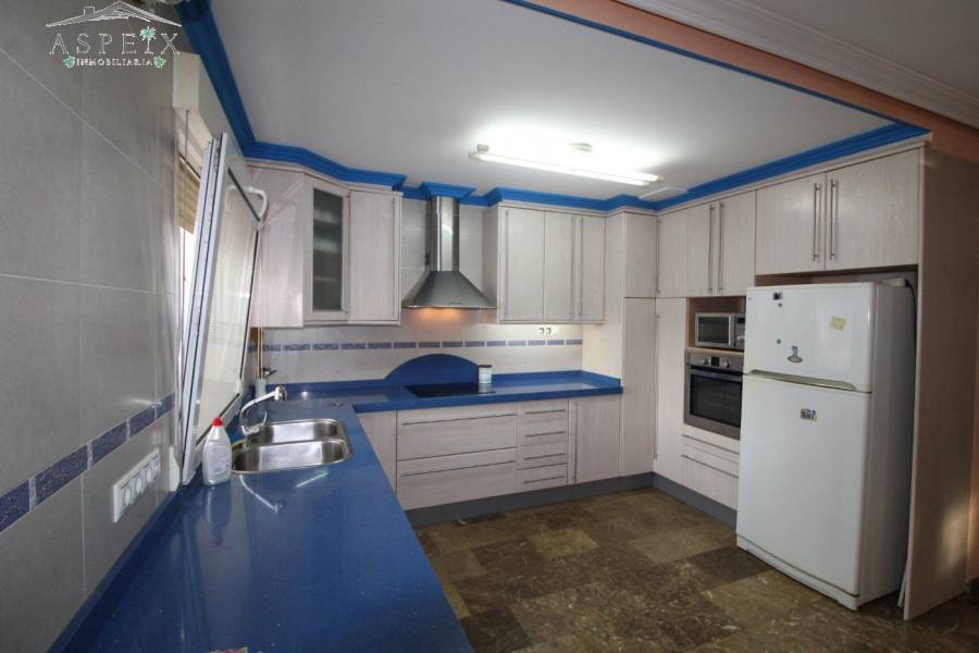 Re-sale - Country house - Monforte Del Cid