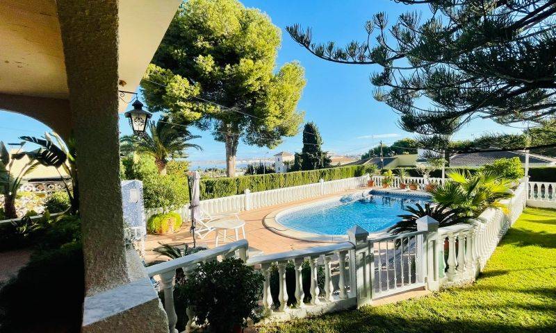 Venta - Chalet - Torrevieja