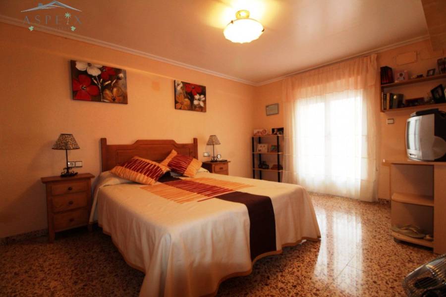 Re-sale - Country house - Hondon De Las Nieves