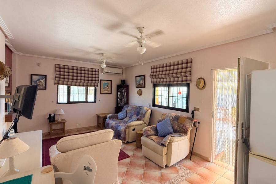 Venta - Chalet - Hondon De Las Nieves - La Montañosa