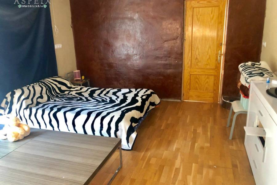 Re-sale - Villa - La Romana - ALCANÁ