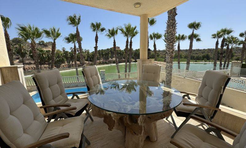 Re-sale - Villa - Villamartin