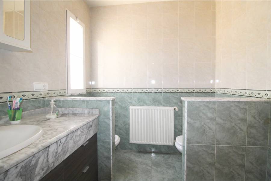 Re-sale - Villa - Aspe